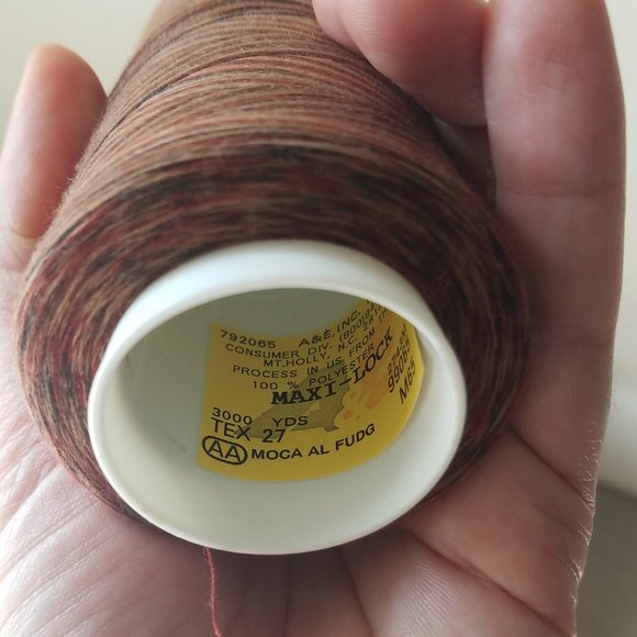 Maxi Lock 2 Spools of Mocha al Fudge Serger/ Sewing Machine Polyester Thread - Picture 2 of 7